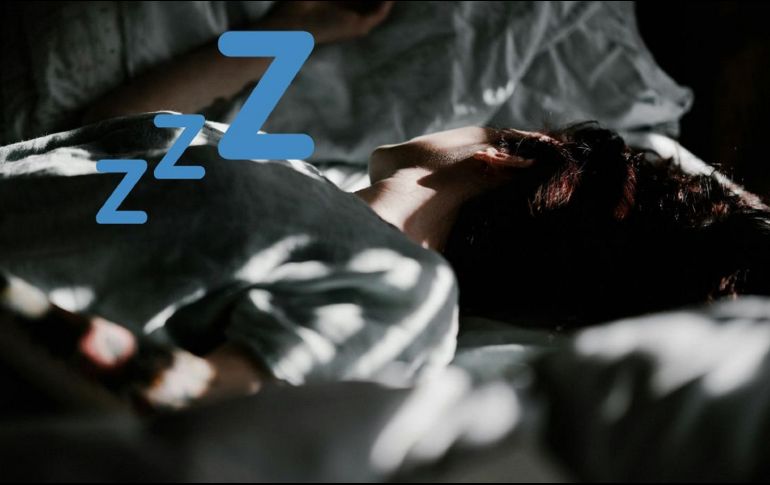 De acuerdo con los expertos y sus investigaciones, el invierno afecta al sueño de una forma muy particular. UNSPLASH / A. SPRATT