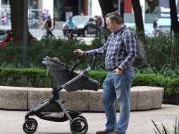 Se avalará aumentar la licencia de paternidad. EL INFORMADOR/ ARCHVO.