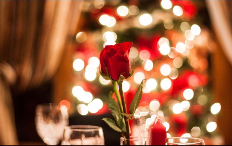 Puedes decorar tu hogar de forma natural para esta Navidad. Unsplash.