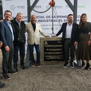 Colocan primera piedra de El Salto Park III
