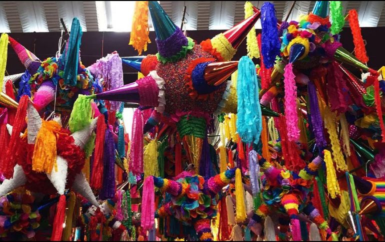 Las piñatas son muy buscadas para acompañar las posadas y demás celebraciones navideñas. SUN / ARCHIVO