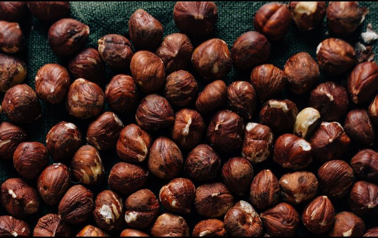 La avellana se añade a la capirotada, las ensaladas frutales y hasta en el relleno del pavo. UNSPLASH / E. Ahmed