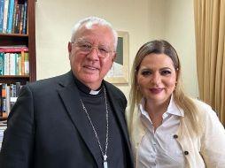 El Cardenal Robles Ortega y Claudia Delgadillo. TWITTER/@@ClaudDelgadillo