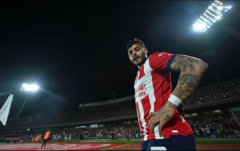 La reciente salida del entrenador Veljko Paunovic, ha desencadenado un giro inesperado en el destino de Alexis Vega con el Club Deportivo Guadalajara/Imago7