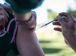 Héctor Raúl Pérez Gómez, especialista en infectología responde a las dudas respecto a las vacunas Pfizer y Moderna. EL INFORMADOR/ARCHIVO