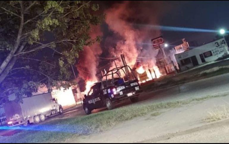 Se presentaron 2 muertos en penales estatales, se quemaron 15 autos, se presentó una balacera en un fraccionamiento exclusivo de Villahermosa y daños a una gasolinera la noche de este viernes en Tabasco. ESPECIAL.