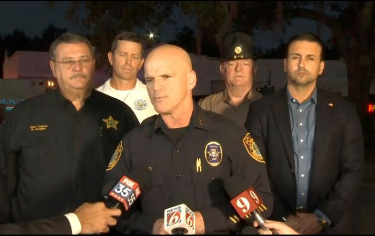 Jefe de la policía de la ciudad de Ocala, habla en una conferencia de prensa tras el tiroteo en el centro comercial Paddock.AP