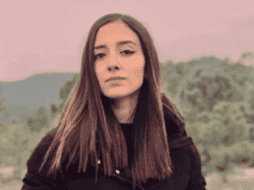 Mario Escobar Salazar, padre de la joven estudiante de leyes y víctima de feminicidio, informó a las autoridades que la tumba de Debanhi fue vandalizada. ESPECIAL.