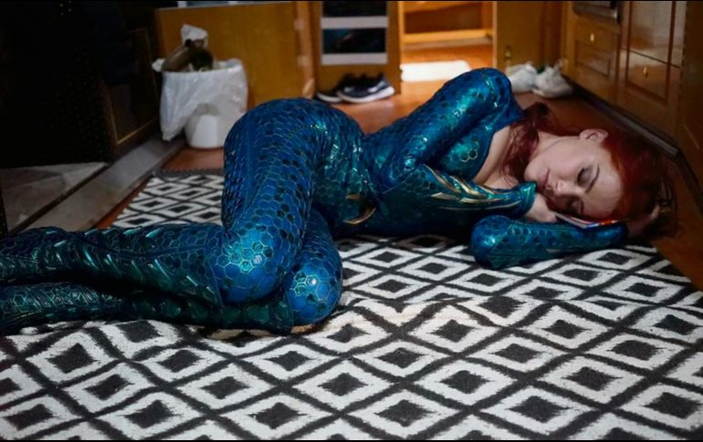 Amber aparece en algunas secuencias de acción hacia el principio y el final sin mucha importancia para el desarrollo de la película. ESPECIAL