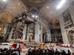 Francisco criticaba, como ya hizo durante el rezo del ángelus durante la mañana, la idea de una fiesta de Navidad que ha caído solo en el consumismo. EFE  / G. Lami