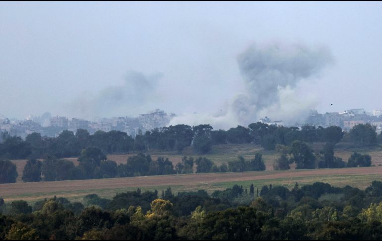 Los intensos bombardeos israelíes le han quitado la vida al menos a 20 mil 400 gazatíes, el setenta por ciento civiles, incluidos más de 8 mil niños. EFE/A. Safadi