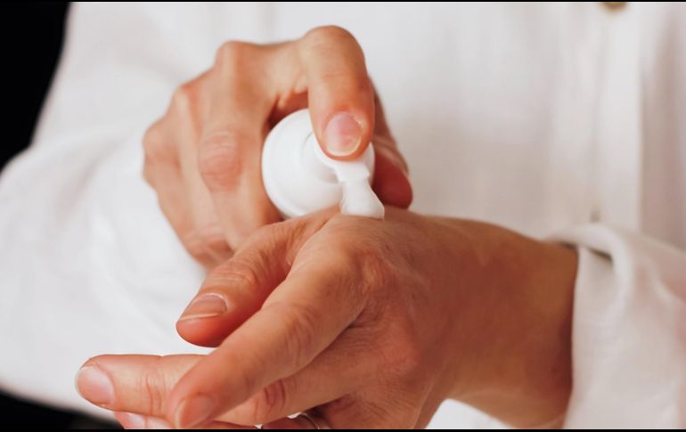 La piel es una barrera de protección que se debilita con el cambio de temperatura y se vuelve más susceptible a los agentes externos. Unsplash.