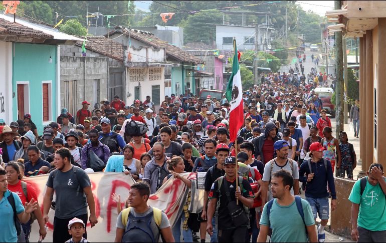 López Obrador habló durante el avance de la caravana migrante que partió en Noche Buena desde Tapachula, con casi 10 mil personas como la más numerosa del año y ahora está en el municipio de Escuintla, Chiapas. EFE / J. M. Blanco