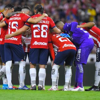 Así quedaría la defensa de Chivas para 2024