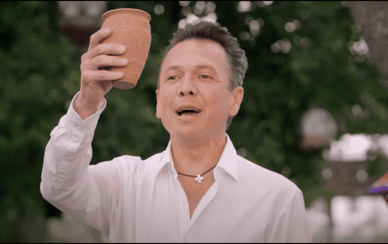 El videoclip incluye la música de una canción lanzada tras el inicio de su precampaña. ESPECIAL/ Pablo Lemus.