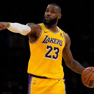 Los Lakers se recuperan de la resaca navideña con un triunfo plácido ante los Hornets