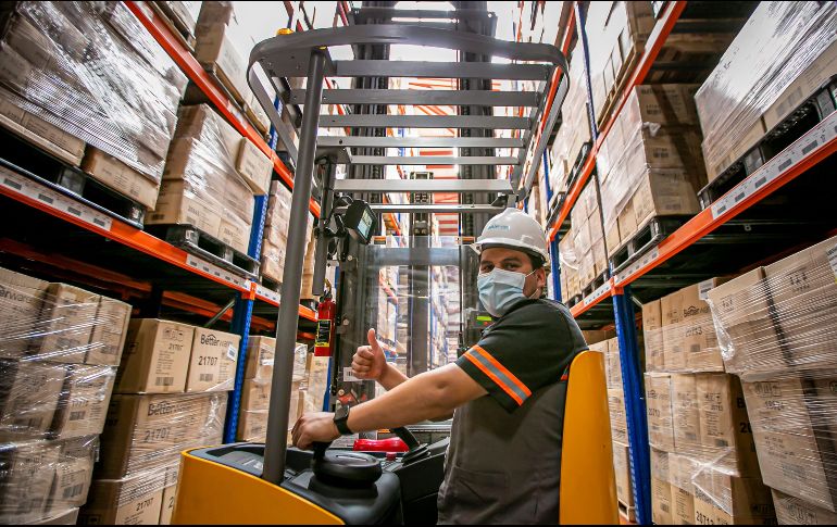 Entre algunos de los sectores que han resultado mayormente beneficiados se encuentran servicios, industria de la construcción, de la transformación y la eléctrica, comercio, transportes y comunicaciones. EL INFORMADOR/ ARCHIVO