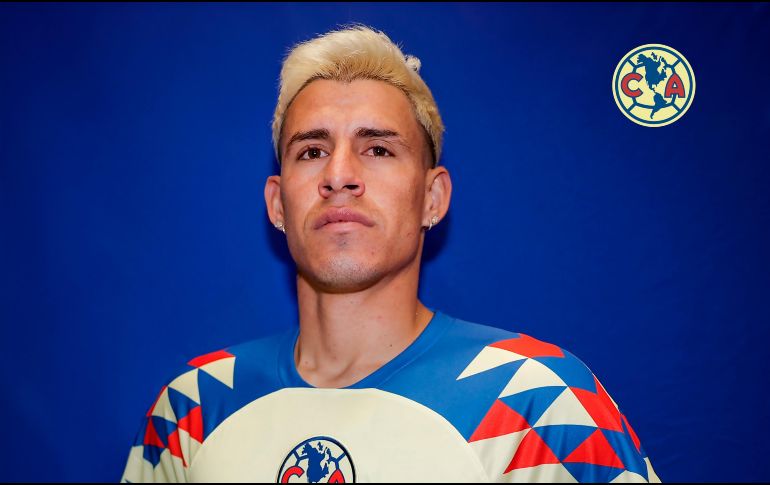 El lateral izquierdo jugará el Clausura 2024 en el Club América, tras su paso por Chivas.ESPECIAL / X: @ClubAmerica