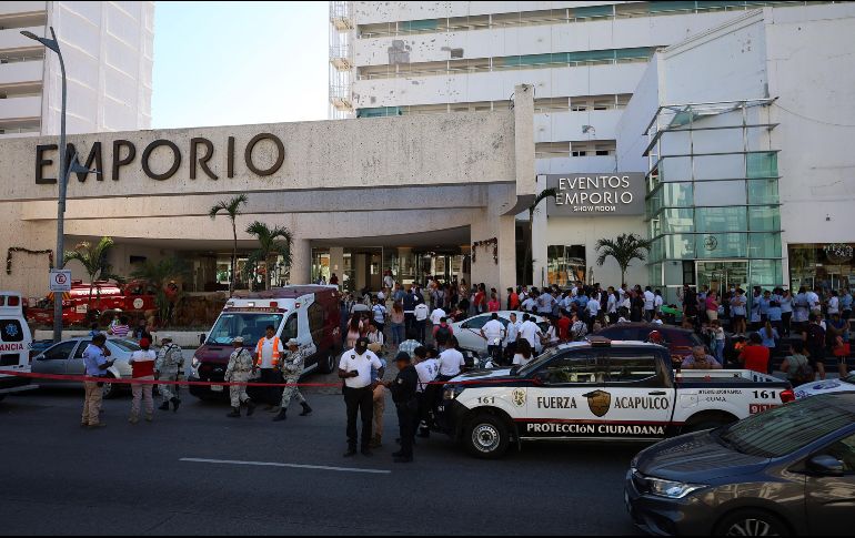 No se reportaron personas lesionadas durante el incendio en el hotel Emporio. EFE/ S. Robles