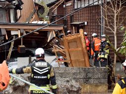 Tras 72 horas, las autoridades se encuentran en una carrera por rescatar a los afectados. EFE