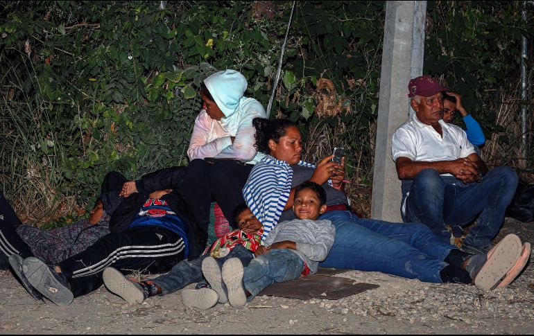 Personas migrantes denuncia abandono por parte de autoridades mexicanas. EFE/ C. LÓPEZ