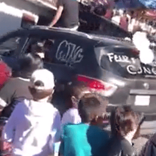 Entrega el cartel juguetes en Mazamitla por Día de Reyes