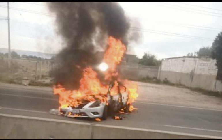 Los sicarios bajaron a gente de sus autos y los quemaron. ESPECIAL