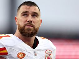 En septiembre, las cámaras y las luces se centraron en la relación sentimental de Travis Kelce (foto), figura del campeón Chiefs, y la estrella del pop Taylor Swift. AFP / ARCHIVO