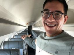 El joven compartió sorprendido cómo el avión en el que viajaba estaba completamente vacío. ESPECIAL