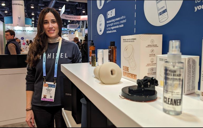 Patricia López, directora ejecutiva de Myhixel posa para una fotografía durante la Feria de Electrónica de Consumo (CES). EFE/ S. YAÑEZ