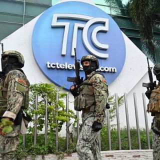 Asesinan a fiscal que investigaba asalto de grupo armado a canal de televisión en Ecuador
