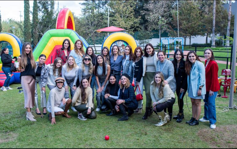 Las mamás felices y emocionadas de acompar a sus hijos en esta nueva esta nueva etapa. GENTE BIEN/SERVANDO GÓMEZ