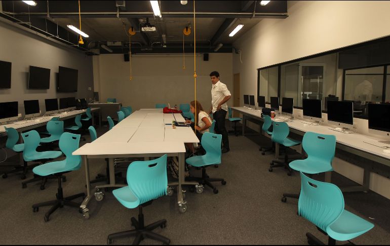 Miles de personas buscan una oportunidad de superarse en estas carreras. EL INFORMADOR/ARCHIVO