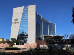 La industria tequilera tuvo grandes números en 2023; en este año se buscará más integración entre tequileros y agaveros. ESPECIAL