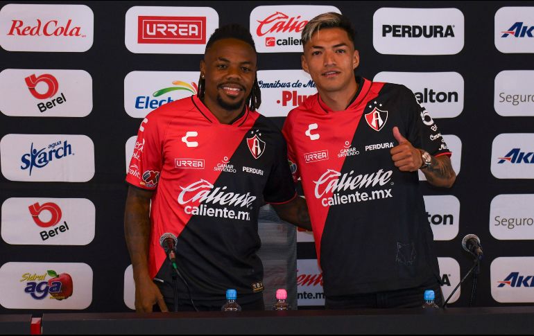 En presentación en la Academia AGA, el Atlas dio la bienvenida a sus nuevos refuerzos, Jhon Murillo y Raymundo Fulgencio, de cara al Torneo Clausura 2024. IMAGO7