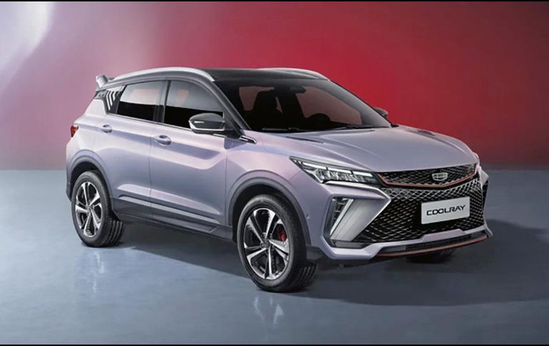 Coolray. Este modelo cuenta con amenidades como espejos que se abaten, techo panorámico y hasta asientos tipo cubo. CORTESÍA