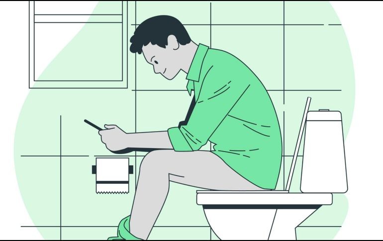 Aquellos que pasan mucho tiempo en el inodoro, especialmente mientras usan sus dispositivos móviles, podrían estar expuestos a bacterias. ESPECIAL/FREEPIK 