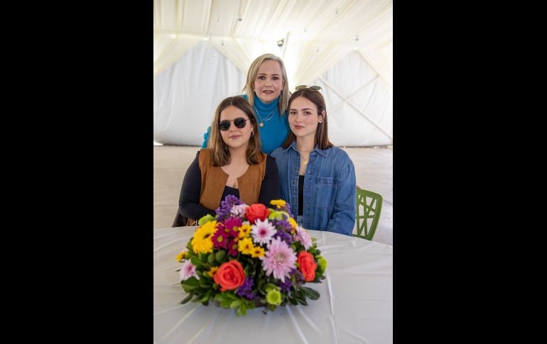 Isabella Barba, Lorena Aceves y Sofía Barba. GENTE BIEN JALISCO/ Christian Pérez