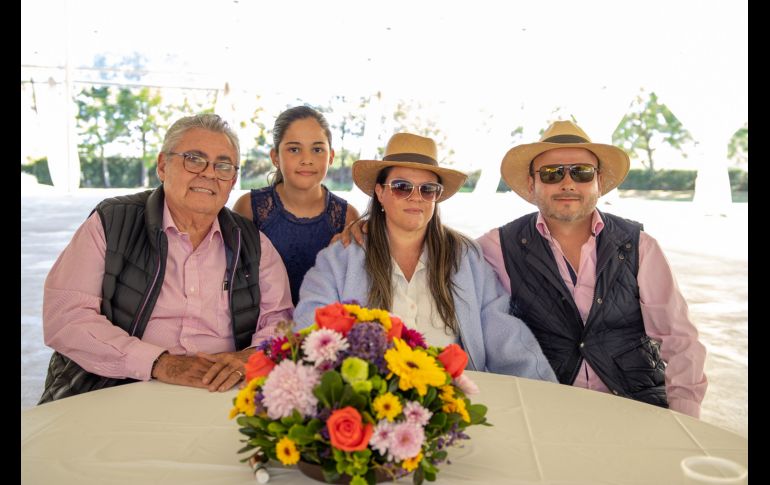 Guillermo Penichet, Marisol Penichet, María José Penichet y Pablo Aceves. GENTE BIEN JALISCO/ Christian Pérez
