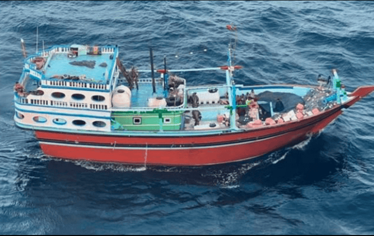 Este bote transportaba componentes de misiles de fabricación iraní con destino a los hutíes yemeníes en el mar Arábigo. AP