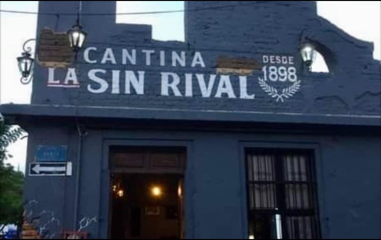 En una época en que las celebridades llegaban a Guadalajara en autobús, La sin rival los recibía con un trago. INSTAGRAM/cantinasinrival