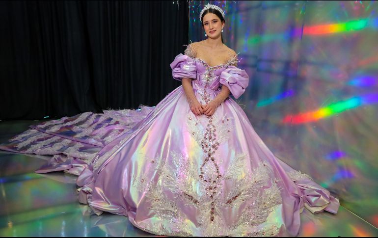 Elissa Marie Soto-Borja Bazán porta el vestido 