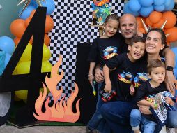 María Navarro, Carlos Navarro, Karla Sáenz, Íñigo Navarro y Lorenzo  Navarro. GENTE BIEN JALISCO/ Marifer Rached