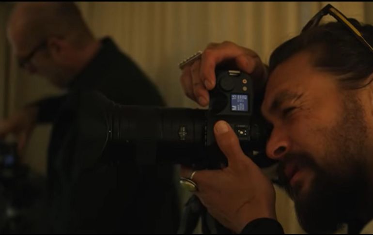 Jason Momoa está montado en su motocicleta recorriendo los talleres de las carreteras de Estados Unidos. ESPECIAL / HBO Max