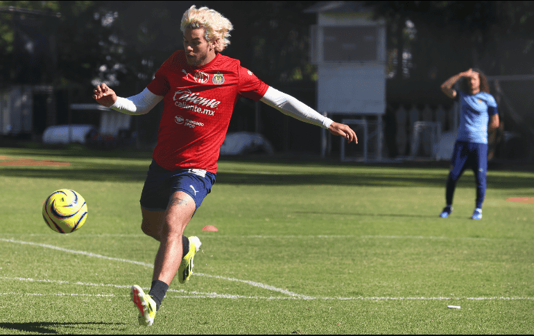 Cade Cowell no es el primer futbolista que vive esta situación, por el contrario, se suma a los jugadores no nacidos en México que juegan en Chivas. X / @Chivas