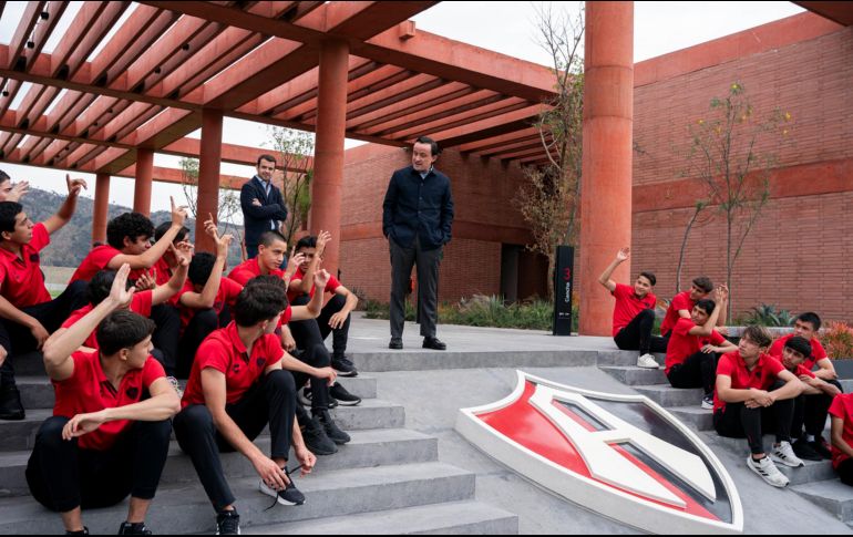 La creación de innovadoras gradas en la Academia AGA tienen el propósito de integrar a los aficionados de la LIGA BBVA MX con las categorías profesionales y formativas del equipo. CORTESÍA/ Atlas FC.