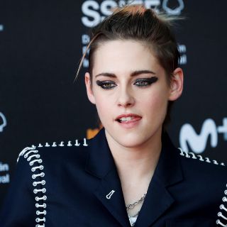 Kristen Stewart y Steven Yeun cuestionan la humanidad de internet en el filme 'Love Me'