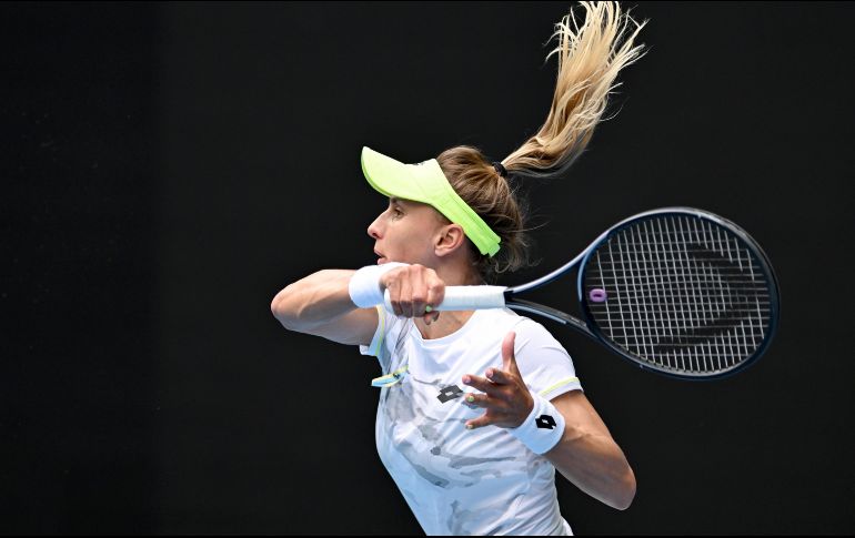 La ucraniana Lesia Tsurenko (foto) felicitó a la bielorrusa Aryna Sabalenka tras el juego que disputaron, pero se negó a darla la mano. EFE/L. Coch