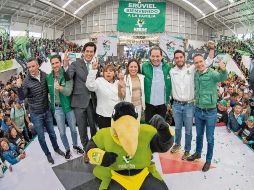 Integrantes del Verde le dieron la bienvenida al partido a Eruviel. ESPECIAL