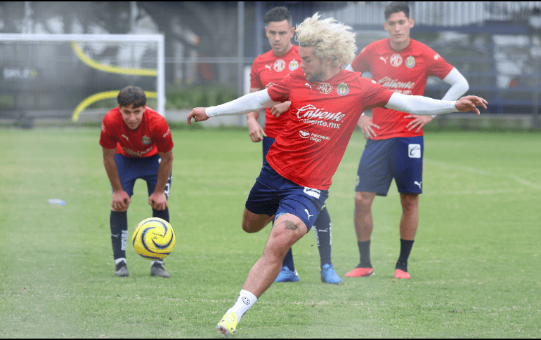 Coldwell llegó la semana pasada para reforzar al rebaño de Gago y se convirtió en el jugador número 11 no nacido en México que milita en Chivas. X / @Chivas